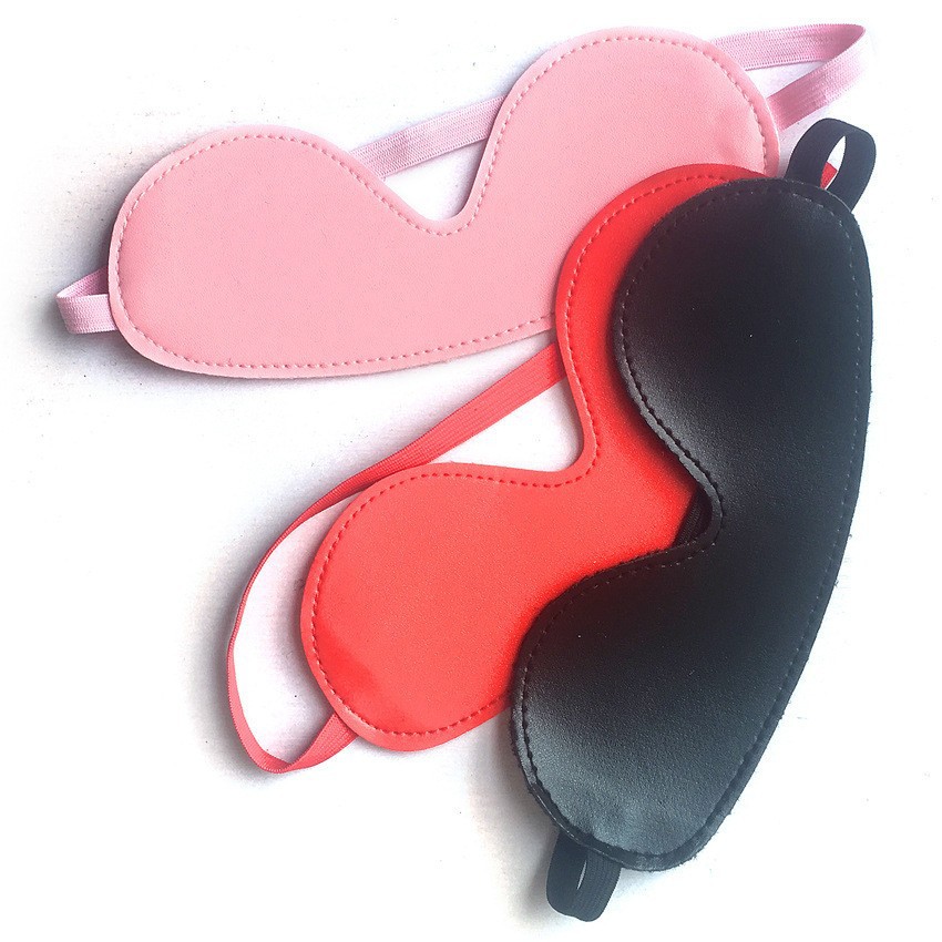 Assorted colors of beginner SM blindfold kit items