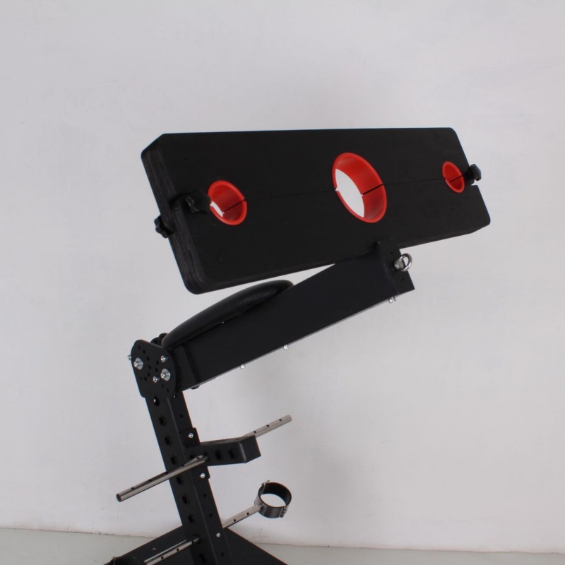 Tilt adjustment feature of the SM6905 bondage frame