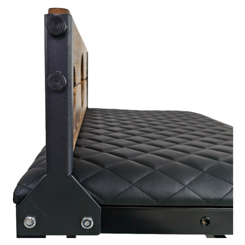 Side profile of the diamond-stitched upholstery on the SM6122